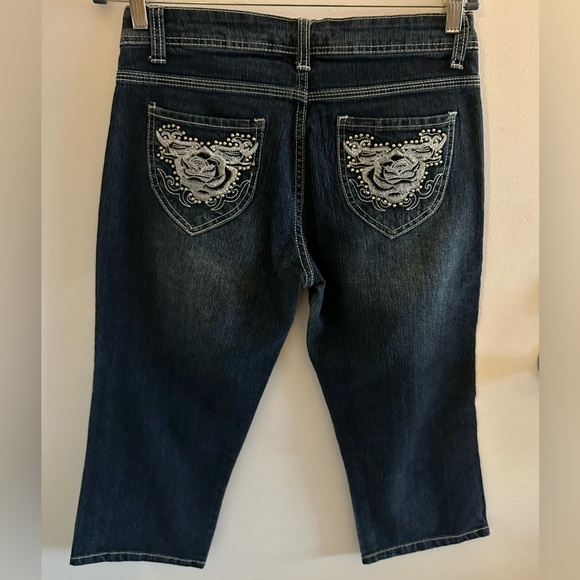 Suki capri jeans with embellished pockets - Picture 2 of 7